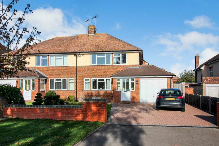 3 Bedroom House To Rent In Wendover Way, Aylesbury, HP21