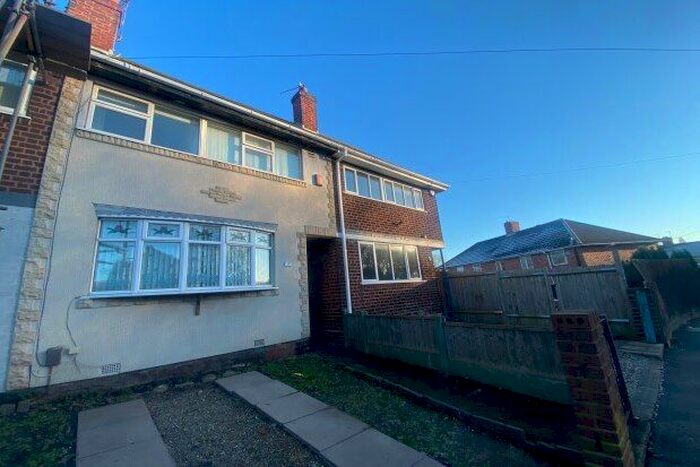 3 Bedroom Property To Rent In Small Street, West Bromwich, B71