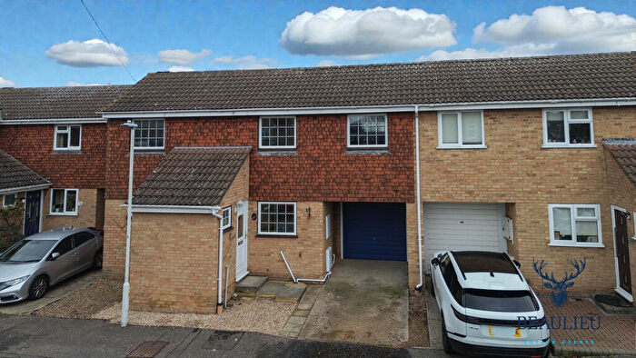 3 Bedroom Terraced House To Rent In Barn Green, Springfield, CM1
