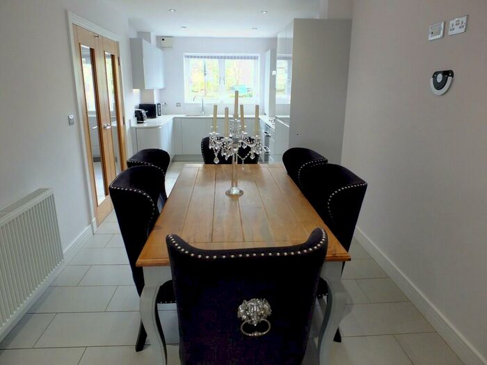 3 Bedroom Semi-Detached House To Rent In Hookstone Chase, Harrogate, HG2