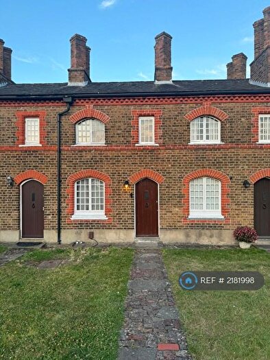 1 Bedroom Terraced House To Rent In Sandringham Gardens, Ilford, IG6