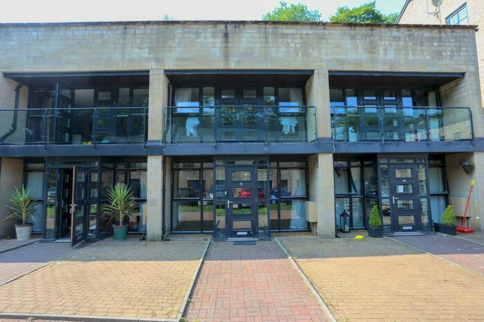 3 Bedroom House To Rent In Kinderlee Way, Chisworth, Derbyshire, SK13