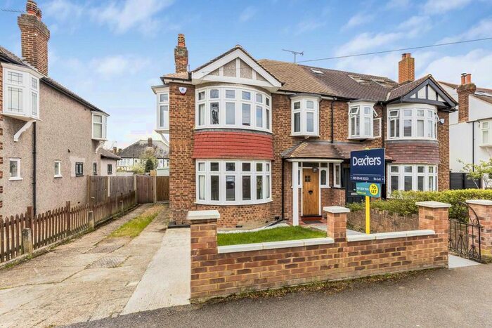 3 Bedroom Property To Rent In Cromford Way, New Malden, KT3