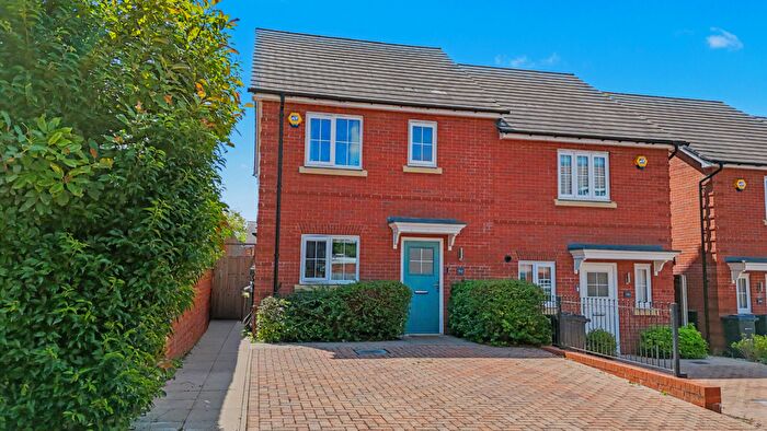 3 Bedroom Semi-Detached House For Sale In Hawthorn Way, , Birmingham, B38