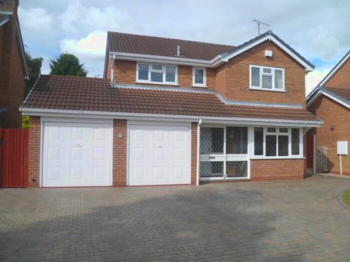 4 Bedroom Detached House To Rent In Wentworth Grove, Perton, Wolverhampton, WV6