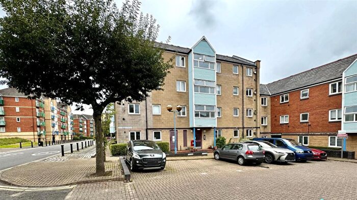 2 Bedroom Flat For Sale In Ferrara Square, Marina, Swansea, SA1
