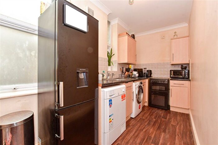 2 Bedroom Flat For Sale In New Street, Dover, Kent, CT17