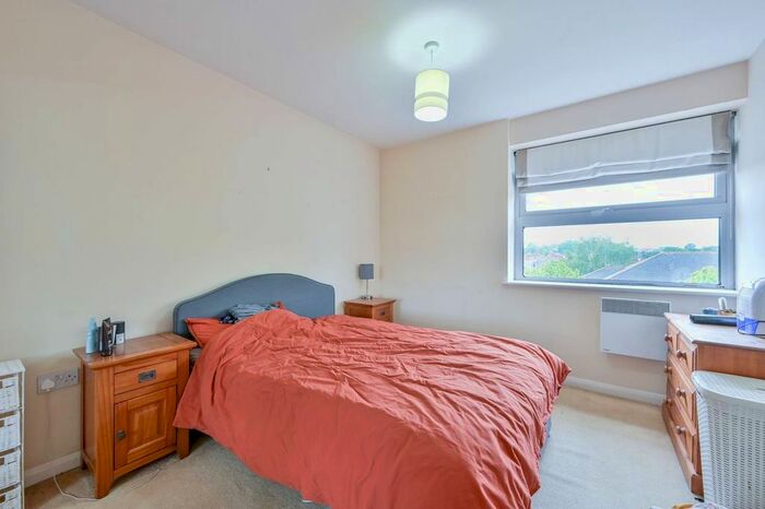 1 Bedroom Flat To Rent In London Road, Norbury, London, SW16