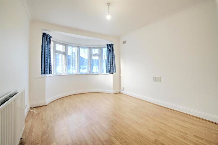 2 Bedroom Detached Bungalow To Rent In Highland Road, Northwood, HA6