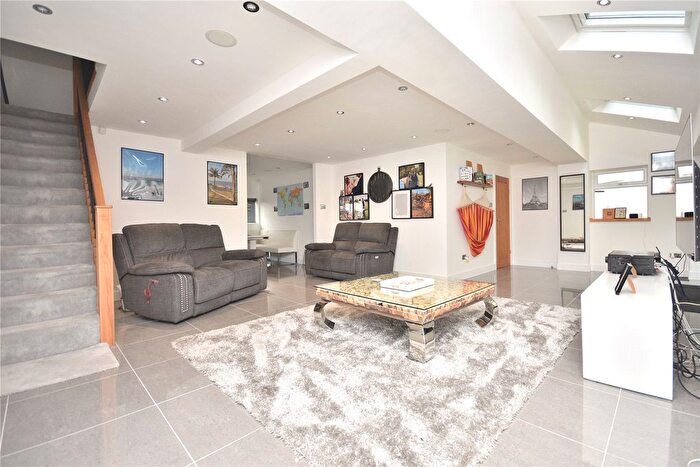 3 Bedroom End Terrace House For Sale In Gray Court, Leeds, West Yorkshire, LS15