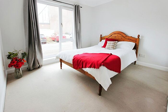 2 Bedroom Flat To Rent In Barleyhill Terrace, Edinburgh, EH6