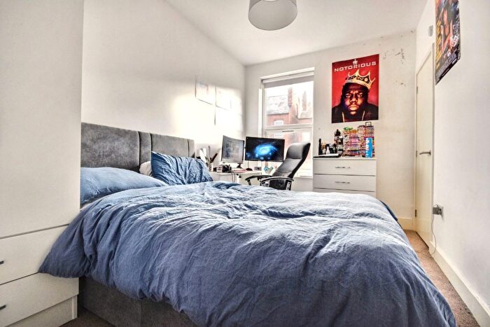 2 Bedroom End Of Terrace House For Sale In Gladstone Street, Nottingham, NG7