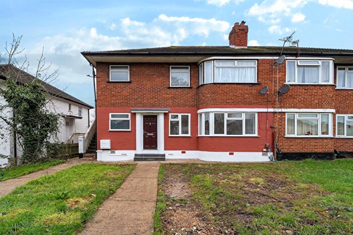 2 Bedroom Flat To Rent In Cavendish Avenue, Ealing, W13