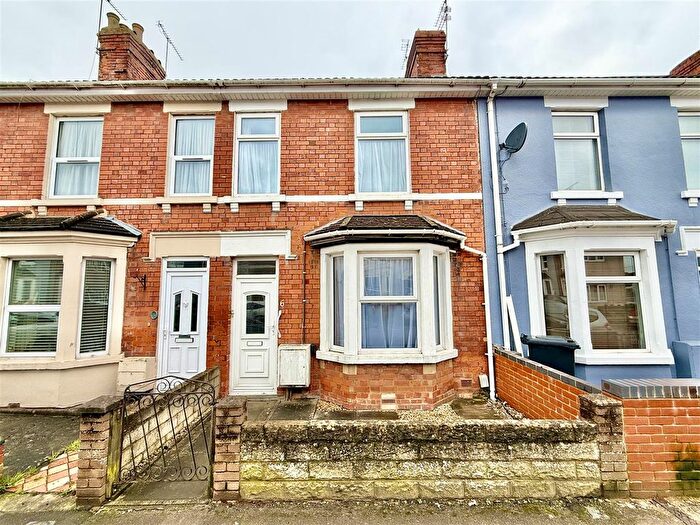 4 Bedroom Terraced House For Sale In Morrison Street, Swindon, SN2