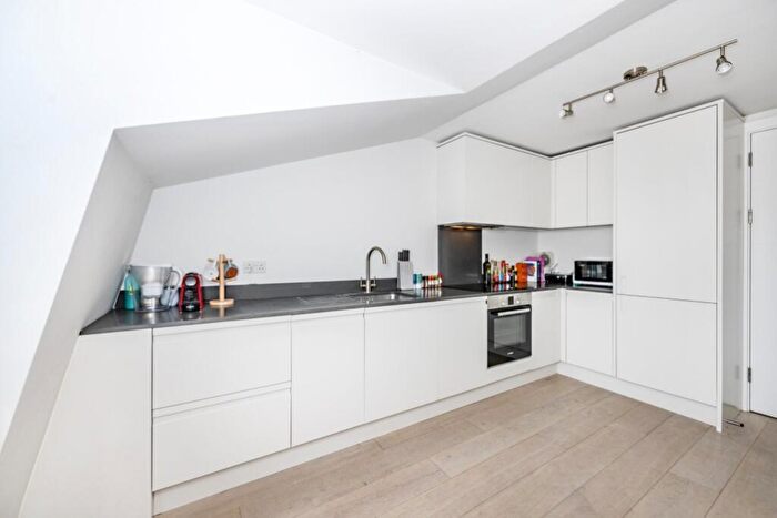 2 Bedroom Apartment To Rent In Camden High Street, London, NW1