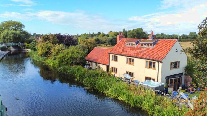 4 Bedroom Detached House For Sale In Wheatley Road, Clayworth, Retford, Nottinghamshire, DN22