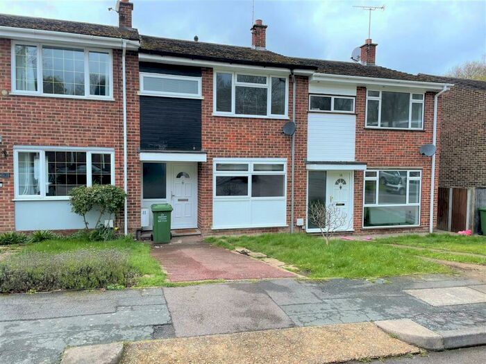 3 Bedroom House To Rent In Hatfield Drive, Billericay, CM11