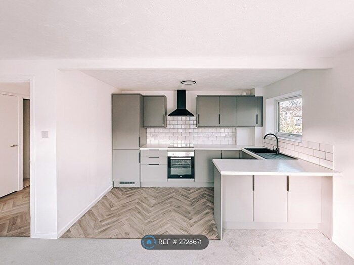 1 Bedroom Flat To Rent In Welham Court, North Mymms, Hatfield, AL9