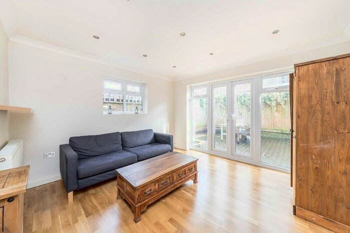 2 Bedroom Flat To Rent In Portnall Road, London, W9