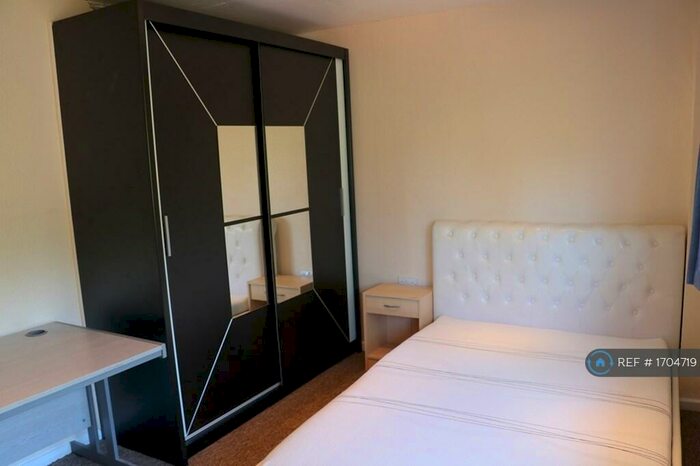 4 Bedroom Terraced House To Rent In Eagle Way, Hatfield, AL10