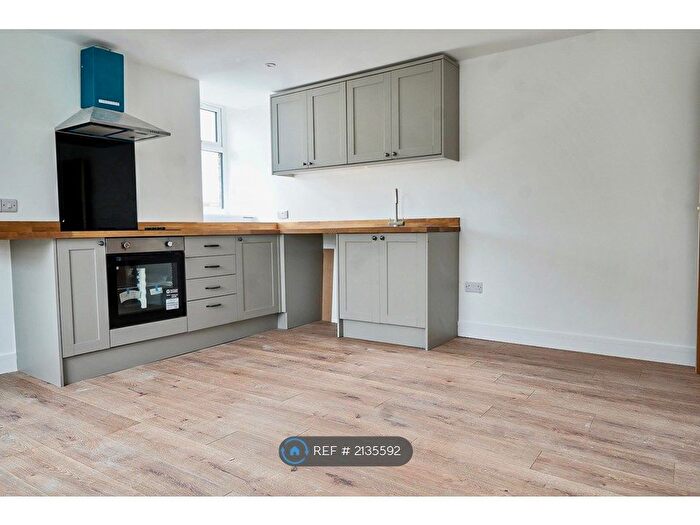 3 Bedroom Flat To Rent In Birds Royd Lane, Brighouse, HD6