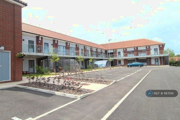 2 Bedroom Flat To Rent In Ames Court, Bury St Edmunds, IP33