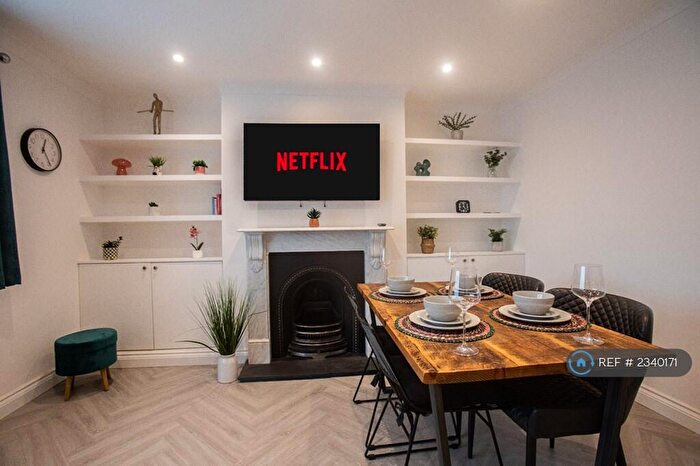 2 Bedroom Flat To Rent In Weston Grove, Bromley, BR1