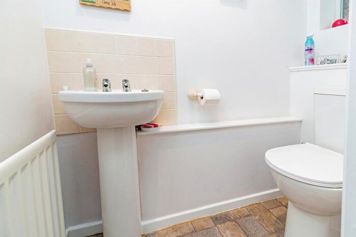 2 Bedroom Bungalow For Sale In Hexton Road, Barton-Le-Clay, Bedford, MK45
