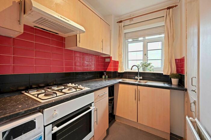 1 Bedroom Flat To Rent In Hemans Street, Vauxhall, SW8