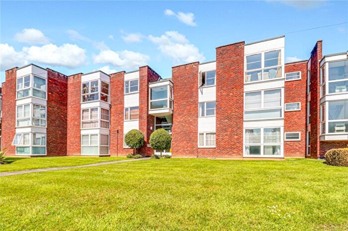 2 Bedroom Apartment To Rent In Thorpe Hall Avenue, Southend-on-Sea, Essex, SS1