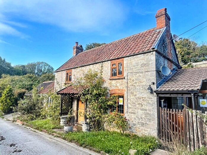 2 Bedroom Detached House For Sale In Canada Coombe, Hutton, Weston-super-mare, North Somerset., BS24