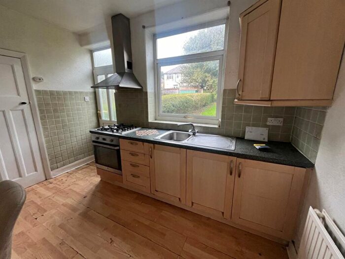 2 Bedroom Semi-Detached House For Sale In Heatherfield Road, Marsh, Huddersfield, HD1