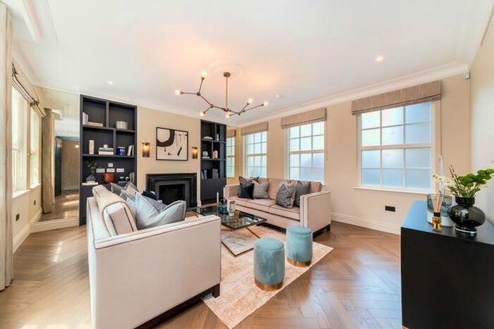 3 Bedroom Terraced House To Rent In Deans Mews, Marylebone, London, W1G