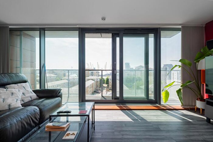 2 Bedroom Apartment To Rent In Blackwall Way London, E14