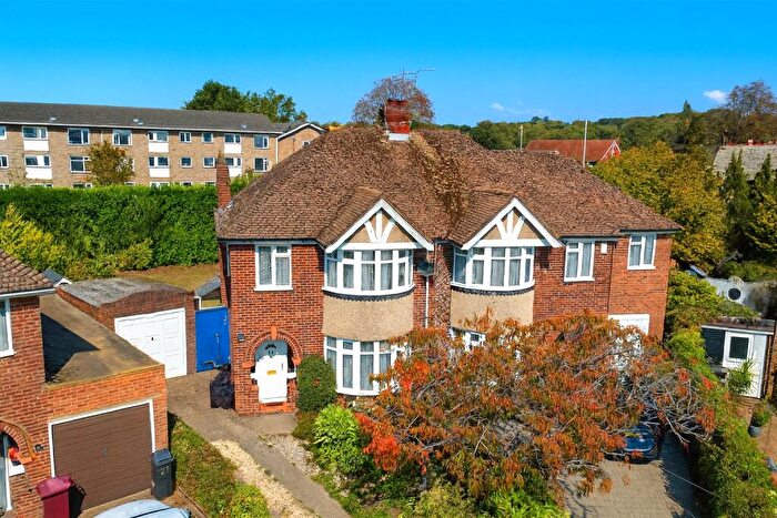 3 Bedroom Semi-Detached House For Sale In Worcester Close, Reading, Berkshire, RG30