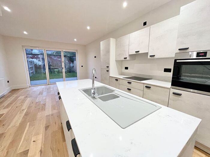 4 Bedroom Semi-Detached House For Sale In The Curve, Welholme Avenue, Grimsby, DN32