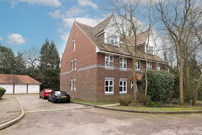 2 Bedroom Flat For Sale In The Brambles, Prospect Road, St. Albans, AL1