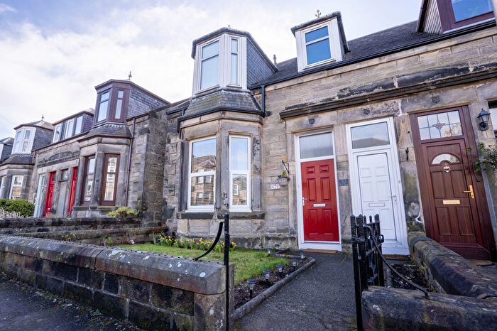 2 Bedroom Flat For Sale In Dewar Street, Dunfermline, KY12