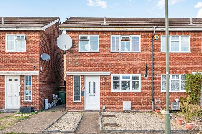 3 Bedroom End Of Terrace House For Sale In Mill Farm Avenue, Sunbury-On-Thames, Surrey, TW16