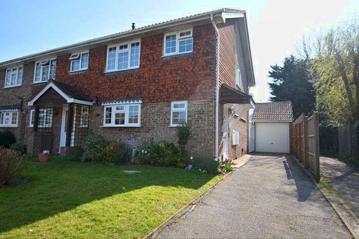 3 Bedroom Semi-Detached House To Rent In Warbleton Road, Chineham, Basingstoke, RG24