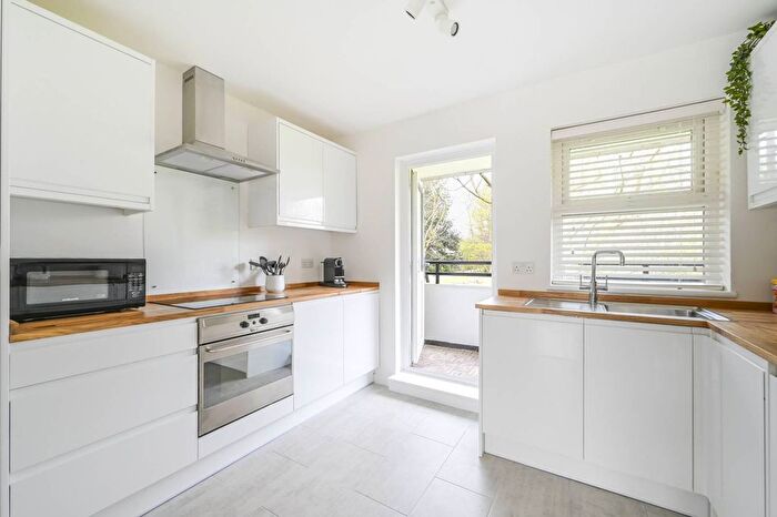 1 Bedroom Flat For Sale In John Rennie Walk, Wapping, London, E1W