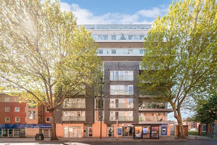 3 Bedroom Flat To Rent In Theatro Tower, Greenwich, London, SE8