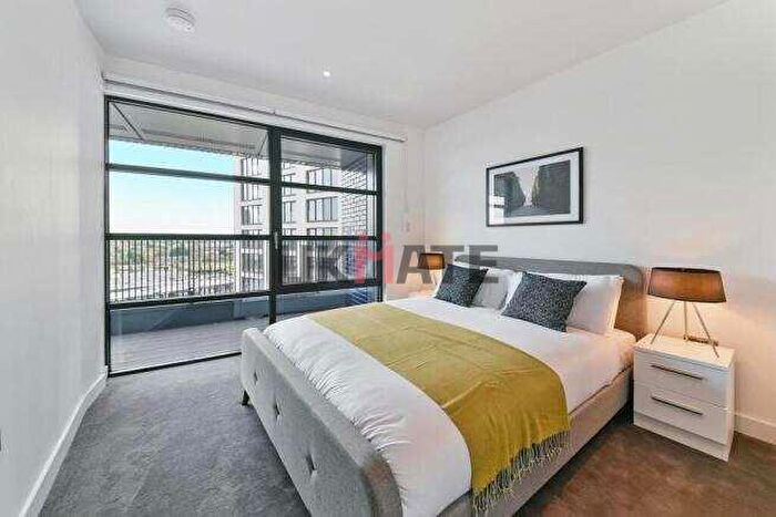 1 Bedroom Flat To Rent In Defoe House, City Island Way, E14