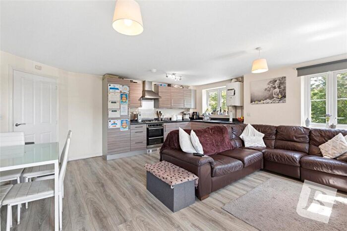 2 Bedroom Apartment For Sale In Meadfarm Close, Romford, RM3
