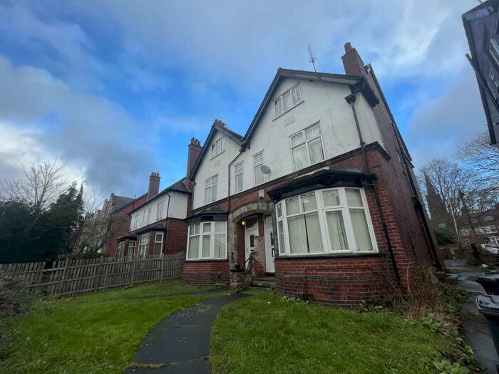 7 Bedroom Terraced House To Rent In St. Michaels Villas, Leeds, West Yorkshire, LS6