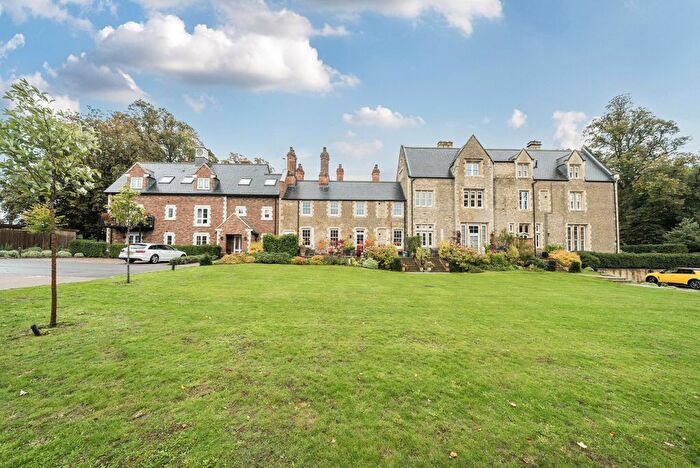 1 Bedroom Flat For Sale In Parklands, Besselsleigh, Abingdon, Oxfordshire, OX13