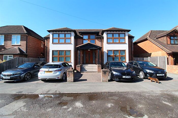 2 Bedroom Flat To Rent In Park Road, Egham, TW20