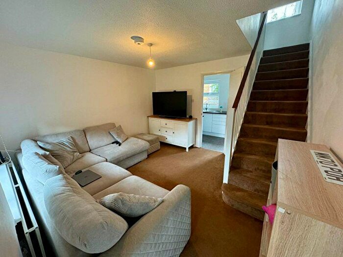 1 Bedroom Terraced House To Rent In Middle Road, Leatherhead, KT22