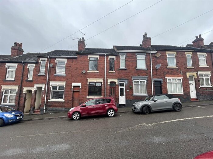 3 Bedroom Terraced House To Rent In Pittshill, Stoke-On-Trent, ST6