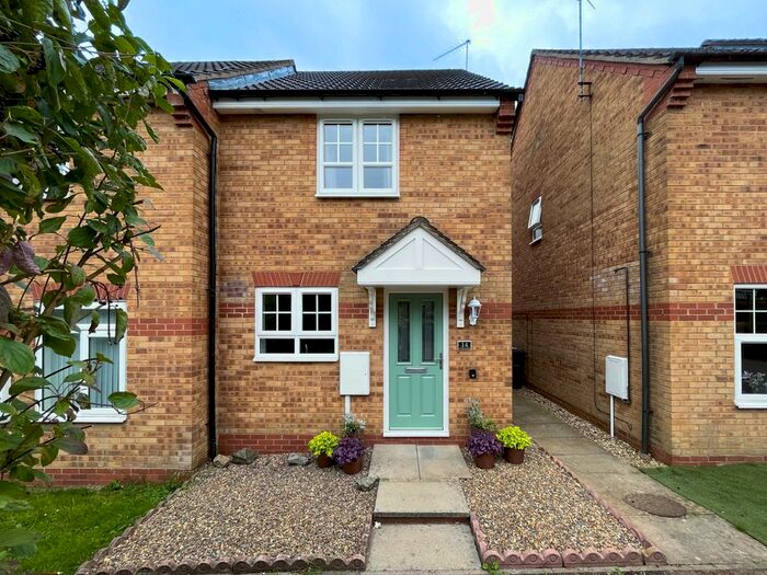 2 Bedroom Semi-Detached House To Rent In Rhodes Close, Daventry, NN11